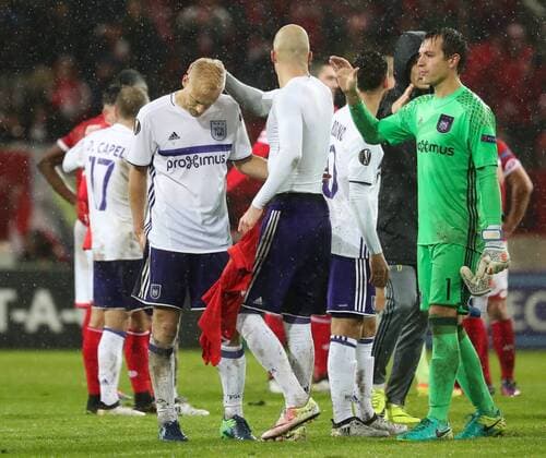 Anderlecht s Olivier Deschacht and Anderlecht s Bram Nuytinck pictured after a third match of the group stage (group C) of the Europa League competition between German club FSV Mainz and Belgian soccer team RSC Anderlecht, Thursday 20 October 2016, in Mainz, Germany. VIRGINIExLEFOUR  x04962851x