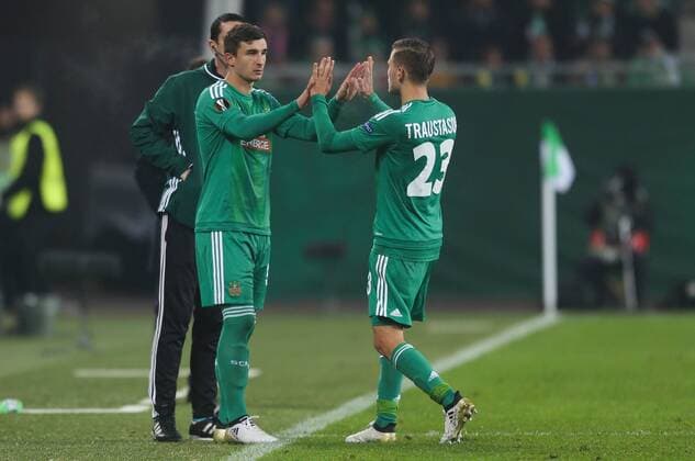 SOCCER - EL, Rapid vs Sassuolo VIENNA,AUSTRIA,20.OCT.16 - SOCCER - UEFA Europa League, group stage, SK Rapid Wien vs US Sassuolo Calcio. Image shows Matej Jelic (Rapid) and Arnor Ingvi Traustason (Rapid). Keywords: Wien Energie. GEPAxpictures xPhilippxBrem