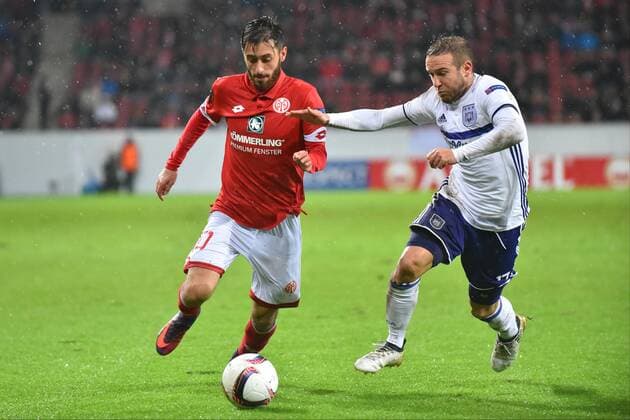 GER, UEFA EL, Mainz 05 (GER) vsÊÊRSC Anderlecht (BEL) 20.10.2016, Opel-Arena, Mainz, GER, UEFA EL, Mainz 05 (GER) vsÊÊRSC Anderlecht (BEL), im Bild Yunus Malli ( 10, FSV Mainz) im Zweikampf mt Diego Capel (RSC Anderlecht 17) Foto © nordphoto Fabisch nordphotox xFabisch