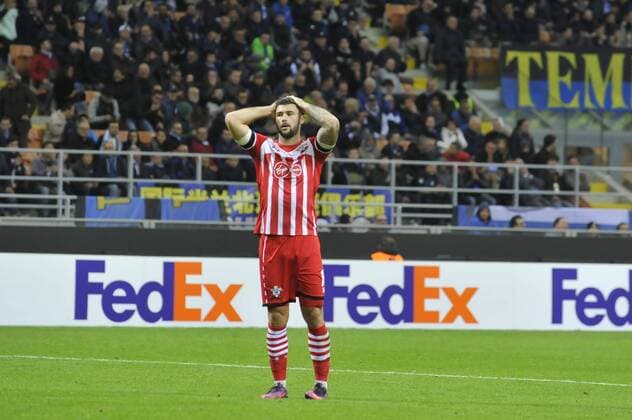 20.10.2016. Milan, Italy. Charlie Austin of Southampton FC disappointed as the ball hits the Inter Milan goalkeepers face during the Europa League match between Internazionale Milan and Southampton at San Siro Stadium in Milan, Italy. xGaetanoxPiazzollax  ActionPlus11802289