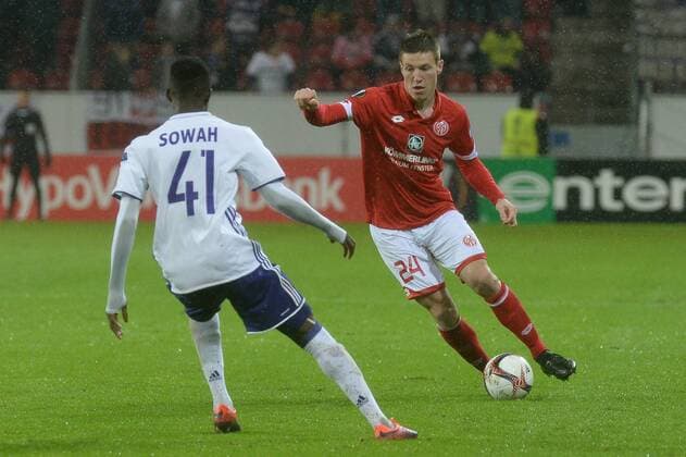20.10.2016, xtkx, Fussball Europa League, FSV Mainz 05 - RSC Anderlecht, emspor, v.l.Emmanuel Sowah Adjei (Anderlecht) , Gaetan Bussmann (Mainz 05) , Mainz