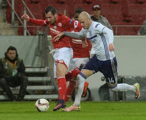 20.10.2016, xtkx, Fussball Europa League, FSV Mainz 05 - RSC Anderlecht, emspor, v.l.Levin Oeztunali (Mainz 05) , Bram Nuytinck (Anderlecht) , Mainz