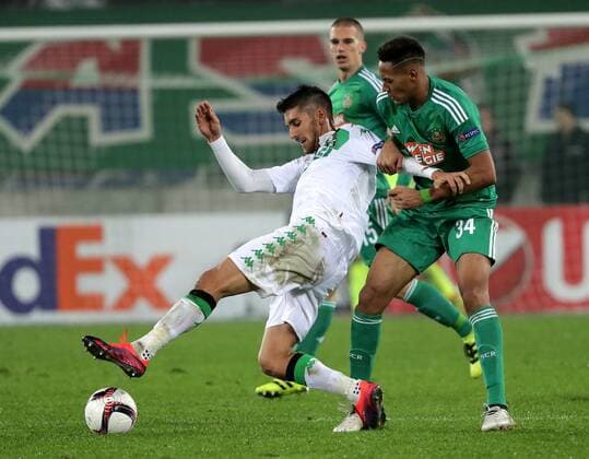 SOCCER - EL, Rapid vs Sassuolo VIENNA,AUSTRIA,20.OCT.16 - SOCCER - UEFA Europa League, group stage, SK Rapid Wien vs US Sassuolo Calcio. Image shows Lorenzo Pellegrini (Sassuolo) and Joelinton (Rapid). Keywords: Wien Energie. GEPAxpictures xWalterxLuger