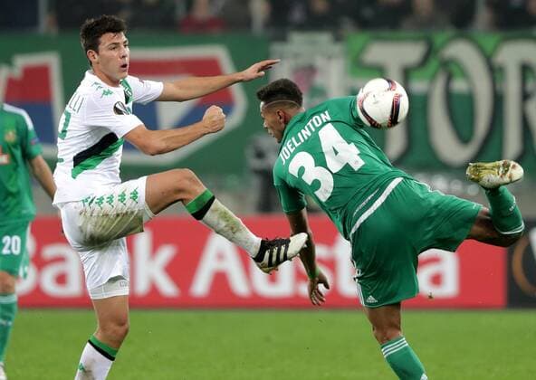 SOCCER - EL, Rapid vs Sassuolo VIENNA,AUSTRIA,20.OCT.16 - SOCCER - UEFA Europa League, group stage, SK Rapid Wien vs US Sassuolo Calcio. Image shows Luca Mazzitelli (Sassuolo) and Joelinton (Rapid). Keywords: Wien Energie. GEPAxpictures xWalterxLuger