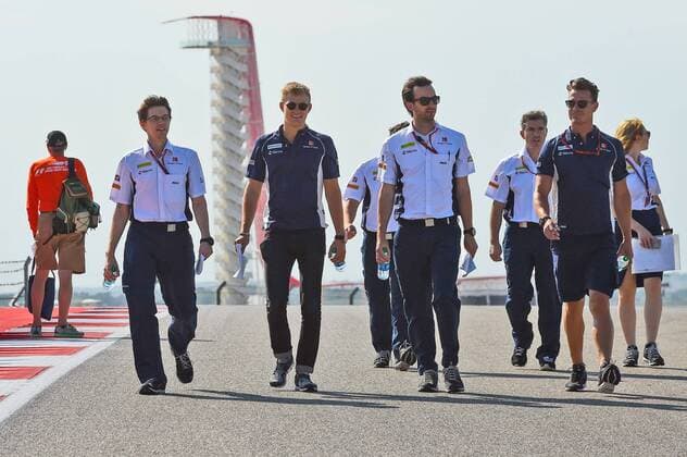 Marcus Ericsson (Sauber F1 Team) bei der Streckenbesichtigung mit Teammitgliedern, Grosser Preis der USA 2016, Motorsport, Formel 1, 20.10.2016, Austin Copyright: xAndre Eibner-Pressefotox EP_JAE