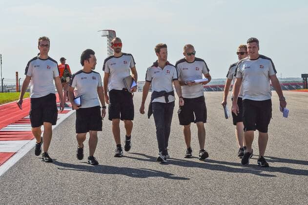 Romain Grosjean (Haas F1 Team) bei der Streckenbesichtigung mit Teammitgliedern, Grosser Preis der USA 2016, Motorsport, Formel 1, 20.10.2016, Austin Copyright: xAndre Eibner-Pressefotox EP_JAE