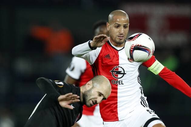 (L-R) Jaba Lipartia of FC Zorya Luhansk, Karim El Ahmadi of Feyenoordduring the Europa League group A match between Feyenoord and Zorya Luhansk on October 20, 2016 at the Kuip stadium in Rotterdam, The Netherlands. Feyenoord v Zorya Luhansk UEFA Europa League 2016 2017 xVIxxIVx 6433742