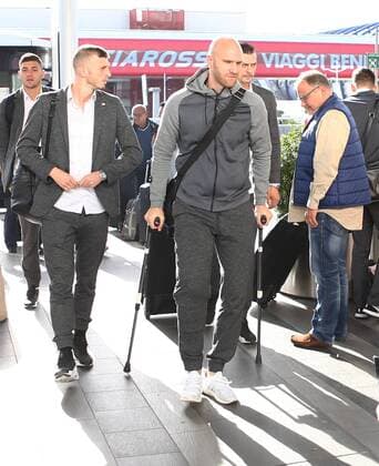 Bilder des Tages - SPORT SOCCER - EL, Roma vs A.Wien ROME,ITALY,21.OCT.16 - SOCCER - UEFA Europa League, group stage, AS Roma vs FK Austria Wien, departure from Rome Airport. Image shows Patrizio Stronati, Petar Filipovic and Robert Almer (A.Wien). GEPAxpictures xChristianxOrt