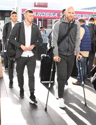 SOCCER - EL, Roma vs A.Wien ROME,ITALY,21.OCT.16 - SOCCER - UEFA Europa League, group stage, AS Roma vs FK Austria Wien, departure from Rome Airport. Image shows Patrizio Stronati, Petar Filipovic and Robert Almer (A.Wien). GEPAxpictures xChristianxOrt