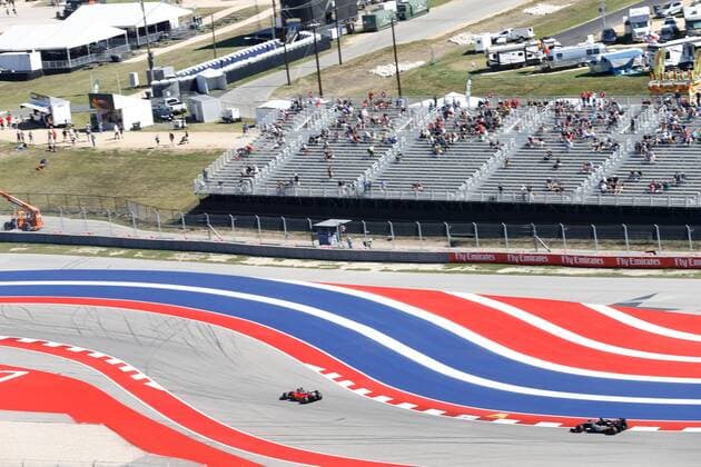 Motorsports: FIA Formula One World Championship WM Weltmeisterschaft 2016, Grand Prix of United States, 5 Sebastian Vettel (GER, Scuderia Ferrari), 27 Nico Hulkenberg (GER, Sahara Force India F1 Team), xHOCHxZWEIx