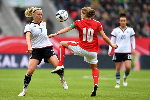 WOMEN SOCCER - GER vs AUT, friendly match REGENSBURG,GERMANY,22.OCT.16 - WOMEN SOCCER - OEFB international match Länderspiel Germany vs Austria, test match. Image shows Pauline Bremer (GER) and Nina Burger (AUT). GEPAxpictures xFlorianxErtl