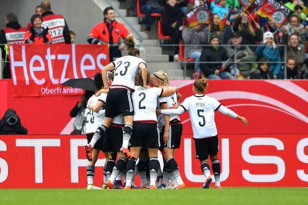 WOMEN SOCCER - GER vs AUT, friendly match REGENSBURG,GERMANY,22.OCT.16 - WOMEN SOCCER - OEFB international match Länderspiel Germany vs Austria, test match. Image shows the rejoicing of GER. GEPAxpictures xFlorianxErtl