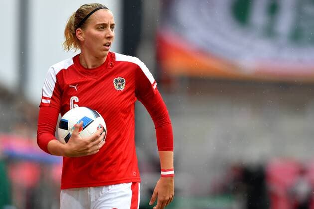 WOMEN SOCCER - GER vs AUT, friendly match REGENSBURG,GERMANY,22.OCT.16 - WOMEN SOCCER - OEFB international match Länderspiel Germany vs Austria, test match. Image shows Katharina Schiechtl (AUT). GEPAxpictures xFlorianxErtl