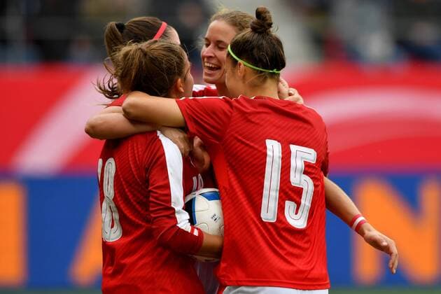 WOMEN SOCCER - GER vs AUT, friendly match REGENSBURG,GERMANY,22.OCT.16 - WOMEN SOCCER - OEFB international match Länderspiel Germany vs Austria, test match. Image shows the rejoicing of Laura Feiersinger, Nina Burger and Nicole Billa (AUT). GEPAxpictures xFlorianxErtl