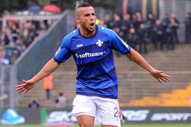 Fußball 1. Bundesliga 8. Spieltag SV Darmstadt 98 - VfL Wolfsburg am 22.10.2016 im Jonathan-Heimes-Stadion am Böllenfalltor in Darmstadt Torjubel zum 1:0 durch Änis Ben-Hatira ( Darmstadt ) xJKx