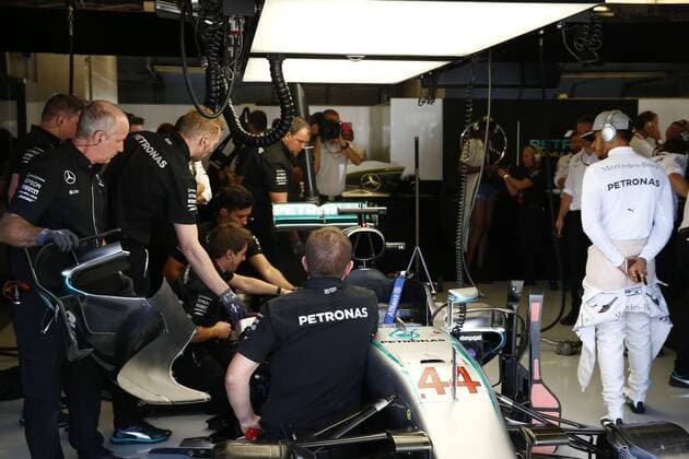 Motorsports: FIA Formula One World Championship WM Weltmeisterschaft 2016, Grand Prix of United States, 44 Lewis Hamilton (GBR, Mercedes AMG Petronas Formula One Team), xHOCHxZWEIx