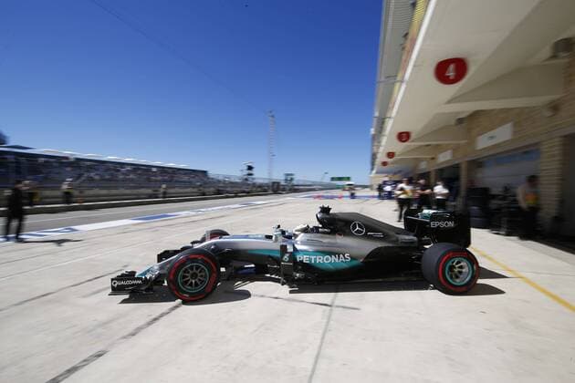 Motorsports: FIA Formula One World Championship WM Weltmeisterschaft 2016, Grand Prix of United States, 44 Lewis Hamilton (GBR, Mercedes AMG Petronas Formula One Team), xHOCHxZWEIx