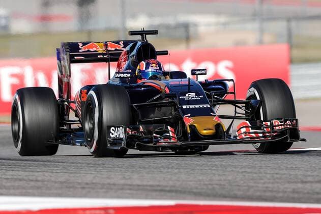October 22, 2016 - Austin, Texas, U.S - Red Bull Racing driver Daniil Kvyat (26) of Russia in action during practice before the race at the Circuit of the Americas race track in Austin,Texas. F1 2016 - Formula 1 United States Grand Prix. - ZUMAw300 20161022_zaf_w300_047