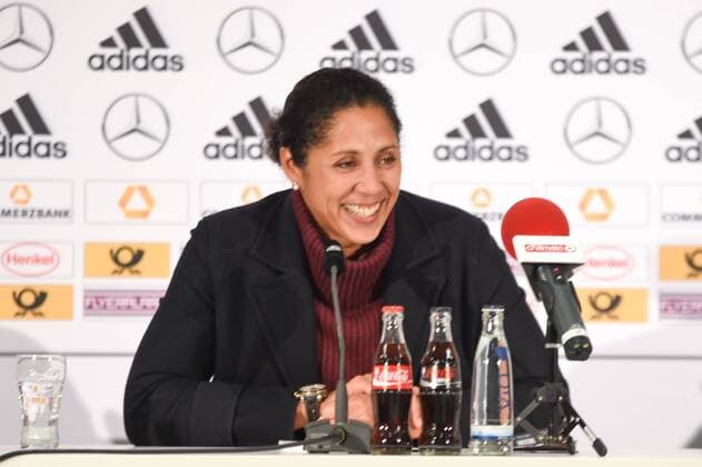 Steffi Jones (Bundestrainerin Deutsche Nationalmannschaft) in der Pressekonferenz nach der Begegnung gegen Österreich, Fussball, Länderspiel Frauen, Deutschland - Österreich, Fussball, Länderspiel Frauen, Deutschland - Österreich, xmhx