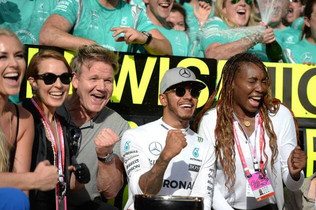 United States Grand Prix, Austin 20 - 23 October 2016 23.10.2016 - Race, Celebration, Lewis Hamilton (GBR) Mercedes AMG F1 W07 Hybrid and 2nd position Nico Rosberg (GER) Mercedes AMG F1 W07 Hybrid, Lindsey Vonn (USA) Skier, Gordon Ramsay (GBR), Celebrity Chef and Venus Williams (USA) 