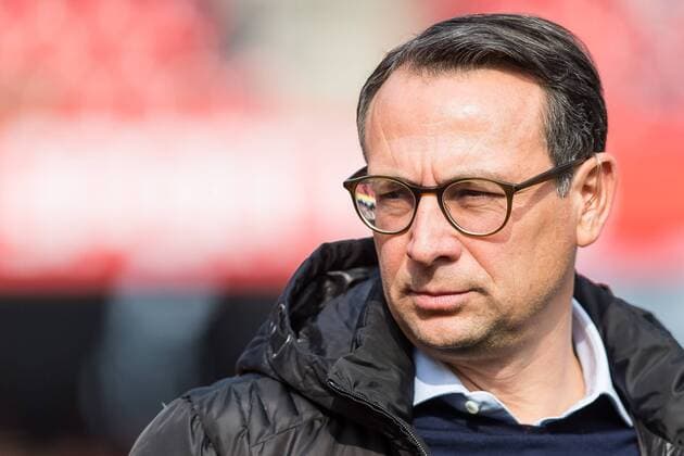 Nuernberg, Deutschland, 23.10.2016, 2. Bundesliga, 10. Spieltag, 1. FC Nuernberg - Hannover 96, Geschaeftsfuehrer Martin Bader (H96) ( DeFodi507