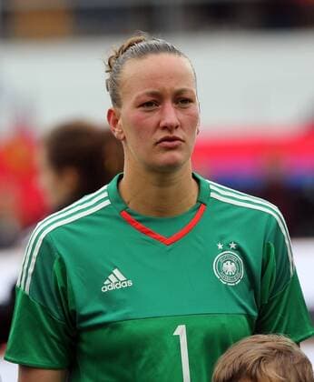 Frauen DFB; Länderspiel, , 22.10.2016, deutsche Nationalmannschaft, Deutschland - Österreich v.l. Portrait bei Hymne, Almuth Schult, DFB Frauen,