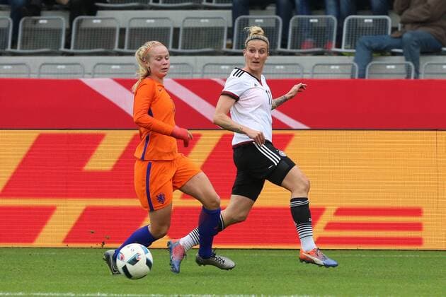 Aalen, GERMANY, 25.10.2016, Deutschland, Test Laenderspiel, Frauen Deutschland vs Niederlande, Kika van Es ( DeFodi515