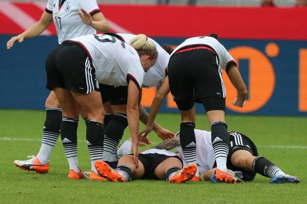 Aalen, GERMANY, 25.10.2016, Deutschland, Test Laenderspiel, Frauen Deutschland vs Niederlande, Jubel bei Deutschland nach dem Tor von Tabea Kemme ( DeFodi515