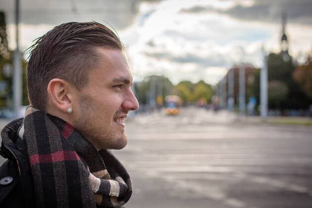 Pascal Testroet beim Fotoshooting. Pascal Testroet