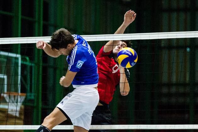 Block Tomas Kocian (17 VfB) - Angriff Thorben Sandmeier (9 SSC); DVV-Pokal Achtelfinale: SSC Karlsruhe vs VfB Friedrichshafen, Albgauhalle, Karlsruhe-Ettlingen Germany, 20161026; Karlsruhe-Ettlingen Copyright: xWuechnerx xEibner-Pressefotox EP_nwr