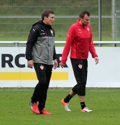 VfB Stuttgart Training Deutschland, Stuttgart, 26.10.2016, Fussball, 2. Bundesliga, Saison 2016 2017, VfB Stuttgart Training: v.l. Hannes Wolf (Trainer), Kevin Großkreutz.