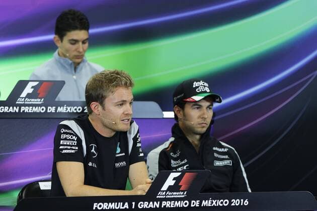 Formula One drivers, Mexican Sergio Perez (R, down) from Force India and German Nico Rosberg (L,down) from Mercedes take part at a press conference PK Pressekonferenz during Mexico s Formula One Grand Prix, due to start next 30 October at Hermanos Rodriguez racetrack, in Mexico City, Mexico, 27 October 2016. EFE Jose Mendez GRAND PRIX FORMULA ONE PRESS CONFERENCE IN MEXICO !ACHTUNG: NUR REDAKTIONELLE NUTZUNG!  MEX001 20161027-636131948582491723