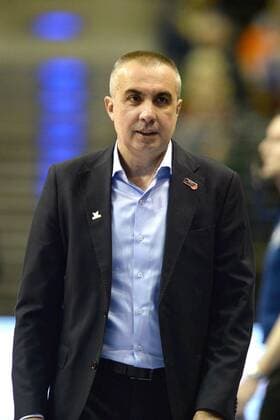 Volleyball, Herren, Saison 2016 17, DVV-Pokal, Achtelfinale, BR Volleys - United Volleys Rhein-Main, Cheftrainer Roberto Serniotti (Berlin Recycling Volleys), 27.10.16,