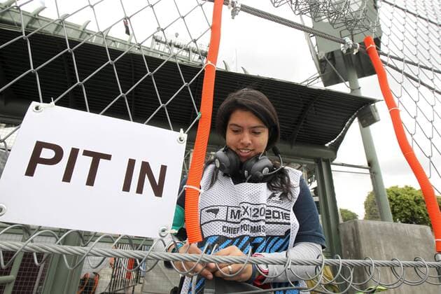 Logistics members adjust the last security details for drivers and the public prior to the start of Mexico s Formula One Grand Prix, due to start next 30 October, at Hermanos Rodriguez racetrack in Mexico City, Mexico, 27 October 2016. GRAND PRIX FORMULA ONE IN MEXICO !ACHTUNG: NUR REDAKTIONELLE NUTZUNG!  MEX003 20161027-636132004622717260