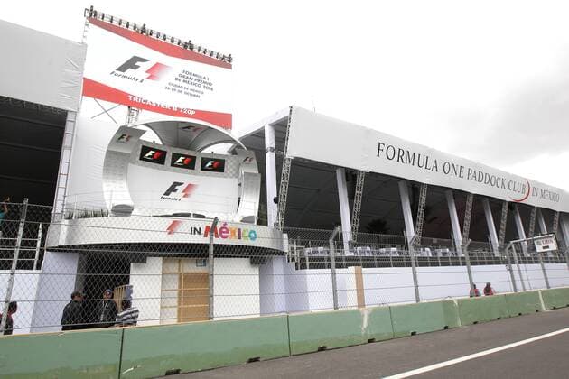 A view of the podium prior to the start of Mexico s Formula One Grand Prix, due to start next 30 October, at Hermanos Rodriguez racetrack in Mexico City, Mexico, 27 October 2016. GRAND PRIX FORMULA ONE IN MEXICO !ACHTUNG: NUR REDAKTIONELLE NUTZUNG!  MEX003 20161027-636132005263713042