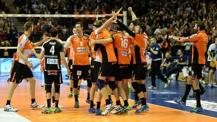 Volleyball, Herren, Saison 2016 17, DVV-Pokal, Achtelfinale, BR Volleys - United Volleys Rhein-Main, Jubel bei den BR Volleys nach dem Sieg im Achtelfinale, 27.10.16,