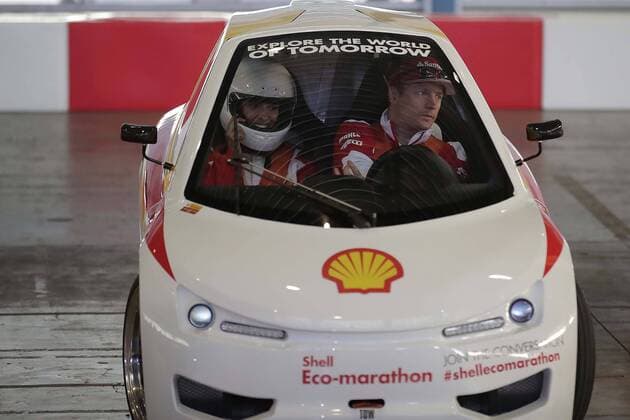 October 27, 2016 - Mexico - EUM20161027DEP10.JPG.CIUDAD DE MEXICO MotoringAutomovilismo-F1.- El piloto finlandes Kimi Räikkönen, de la escuderia Ferrari de F1, encabeza una platica con estudiantes de la UNAM, 27 de octubre de 2016, con motivo del proyecto Shell Eco Marathon, Palacio de los Deportes. Foto: Agencia EL UNIVERSALAlejandro AcostaJMA. Latin News - October 27, 2016  - ZUMAu78_ 20161027_zaf_u78_024