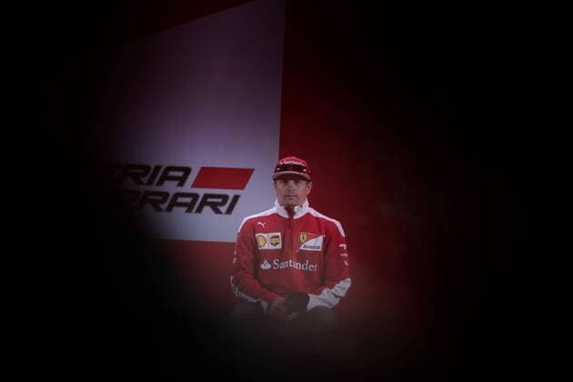Finnish Driver Kimi Raikkonen, of Ferrari, meets followers prior to Mexico s Formula One Grand Prix at the Autodromo Hermanos Rodriguez in Mexico City, Mexico, 27 October 2016. Mexico s Formula One Grand Prix will start on 30 October at Hermanos Rodriguez racetrack in Mexico City. Mexico s Formula One Grand Prix !ACHTUNG: NUR REDAKTIONELLE NUTZUNG!  MEX472 20161028-636132286662286747