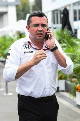 Eric Boullier mit Handy am Ohr, Grosser Preis von Mexiko 2016, Motorsport, Formel 1, 27.10.2016, Mexiko City Copyright: xAndre Eibner-Pressefotox EP_JAE