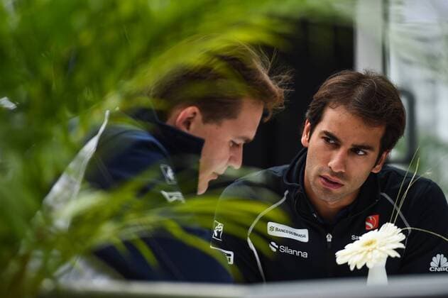Felipe Nasr (Sauber F1 Team) bespricht sich mit einem Techniker, Grosser Preis von Mexiko 2016, Motorsport, Formel 1, 27.10.2016, Mexiko City Copyright: xAndre Eibner-Pressefotox EP_JAE