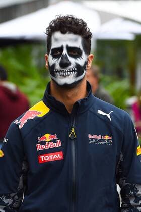 Daniel Ricciardo (Red Bull Racing) mit gemalter Maske, Grosser Preis von Mexiko 2016, Motorsport, Formel 1, 27.10.2016, Mexiko City Copyright: xAndre Eibner-Pressefotox EP_JAE