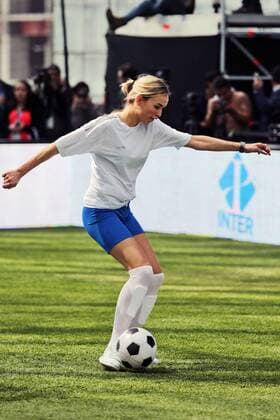 Mexican Grand Prix, Mexico City 27 - 30 October 2016 Carmen Jorda (ESP) Renault F1 Team Development Driver at a charity football match. 26.10.2016. 