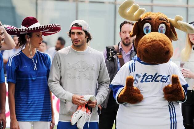 Mexican Grand Prix, Mexico City 27 - 30 October 2016 Carlos Sainz Jr (ESP) Scuderia Toro Rosso at a charity football match. 26.10.2016. 