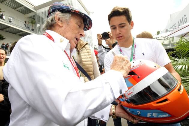 British former driver Jackie Stewart signs autographs during the free practice of Mexico s Formula One Grand Prix at Hermanos Rodriguez racetrack in Mexico City, Mexico, 28 October 2016. The competition will be held next Sunday 30 October. FREE PRACTICE AT MEXICO S FORMULA ONE GRAND PRIX !ACHTUNG: NUR REDAKTIONELLE NUTZUNG!  MEX001 20161028-636132825725444159