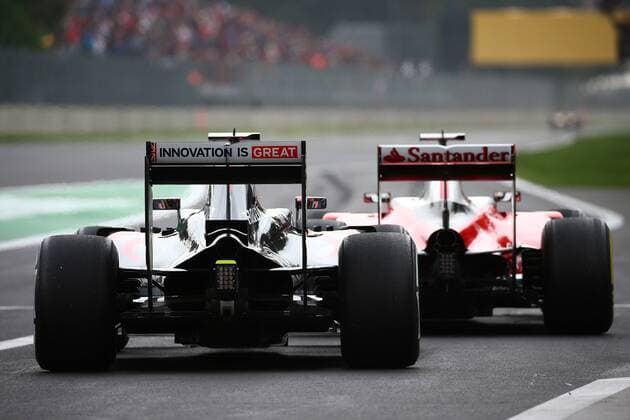 Mexican Grand Prix, Mexico City 27 - 30 October 2016 28.10.2016 - Free Practice 1, Fernando Alonso (ESP) McLaren Honda MP4-31 and Kimi Raikkonen (FIN) Scuderia Ferrari SF16-H 