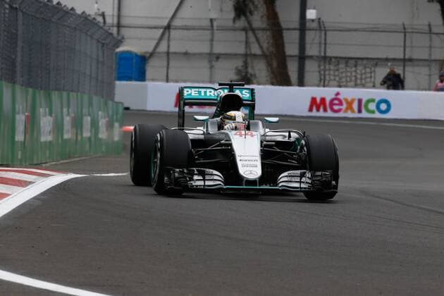 Motorsports: FIA Formula One World Championship WM Weltmeisterschaft 2016, Grand Prix of Mexico, 44 Lewis Hamilton (GBR, Mercedes AMG Petronas Formula One Team), xHOCHxZWEIx