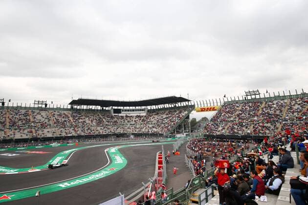 Motorsports: FIA Formula One World Championship WM Weltmeisterschaft 2016, Grand Prix of Mexico, 44 Lewis Hamilton (GBR, Mercedes AMG Petronas Formula One Team), xHOCHxZWEIx