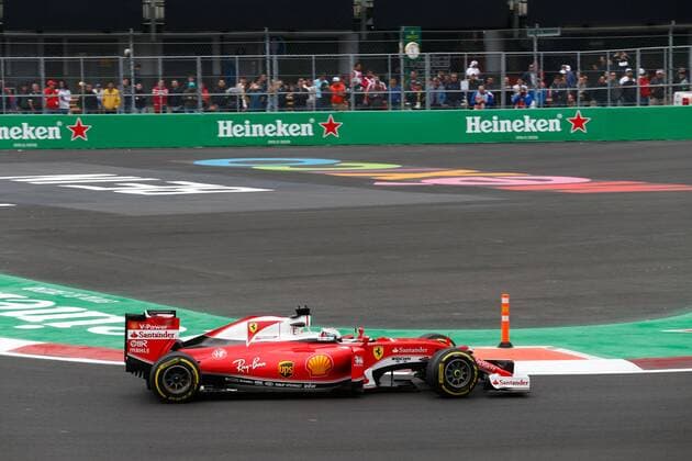 Motorsports: FIA Formula One World Championship WM Weltmeisterschaft 2016, Grand Prix of Mexico, 7 Kimi Raikkonen (FIN, Scuderia Ferrari), xHOCHxZWEIx