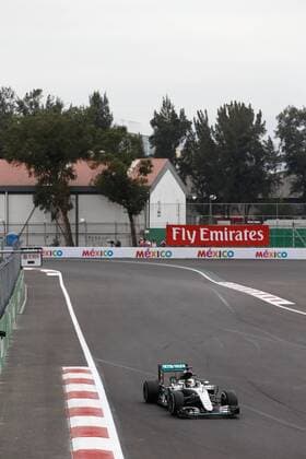 Motorsports: FIA Formula One World Championship WM Weltmeisterschaft 2016, Grand Prix of Mexico, 44 Lewis Hamilton (GBR, Mercedes AMG Petronas Formula One Team), xHOCHxZWEIx