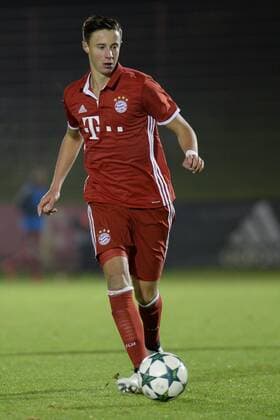 v.li.: Marco Friedl (FC Bayern München, FCB, 3) Freisteller, Einzelbild, Aktion, Action, Fussball, A-Junioren Bundesliga Süd Südwest, FC Bayern München - FC Ingolstadt 04, xslx